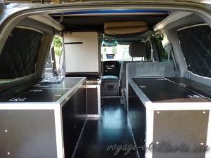 coffres/ lits +frigo au fond