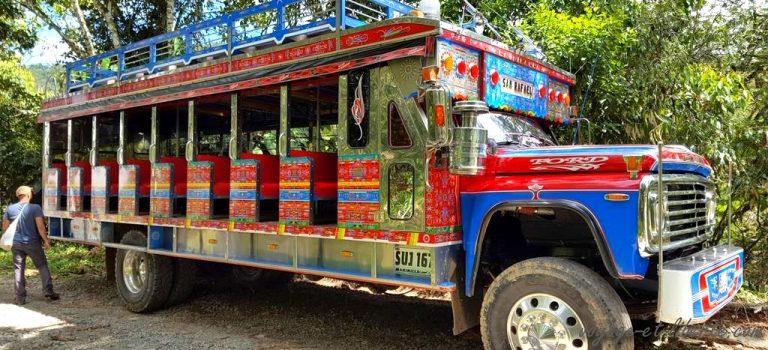 Prendre le bus et apprendre la politesse