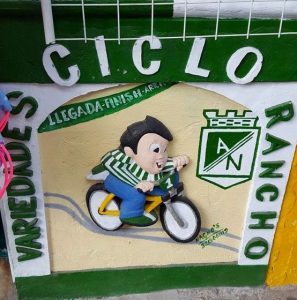 zocalos-Guatapé-street-art