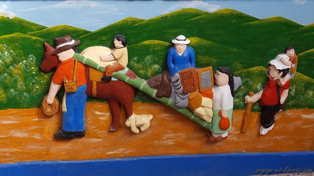 zocalos-Guatapé-street-art