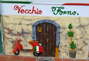 zocalos-Guatapé-street-art