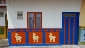 zocalos-Guatapé-street-art