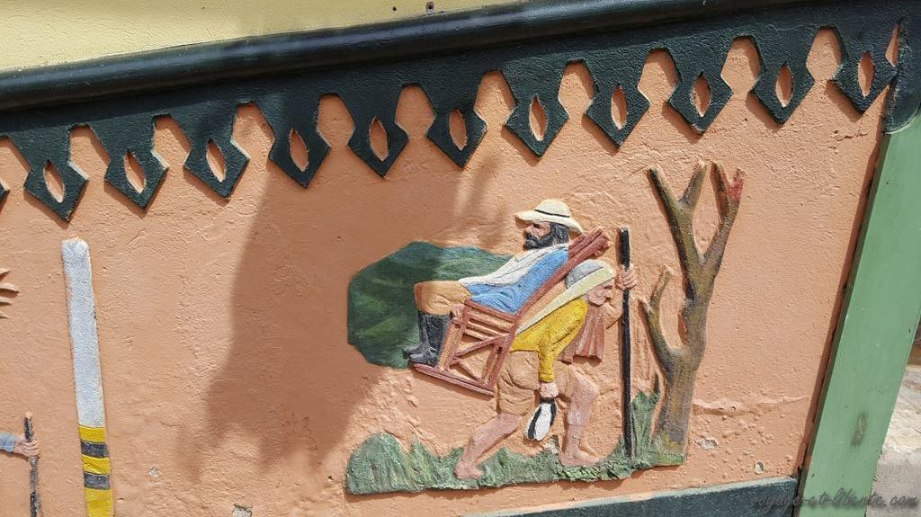 zocalos-Guatapé-street-art