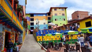 zocalos-Guatapé-street-art