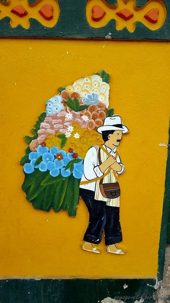 zocalos-Guatapé-street-art