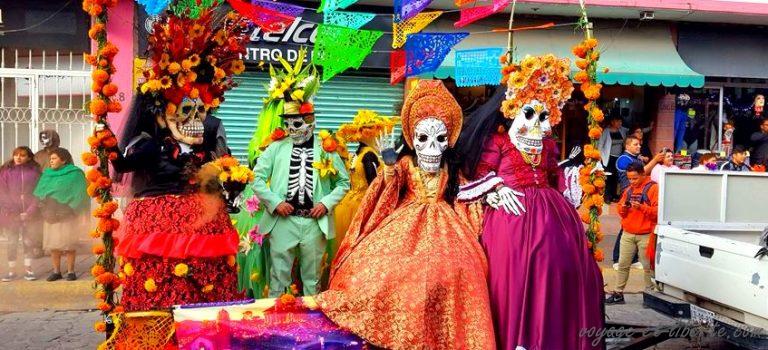 « El dia de los muertos » en Tehotihuacan ou comment transformer la Toussaint en événement hilarant